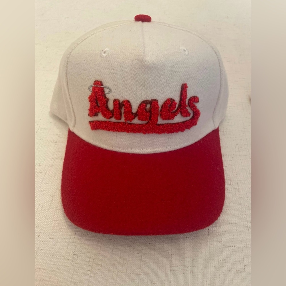 ➡️ White and Red Angels Cap